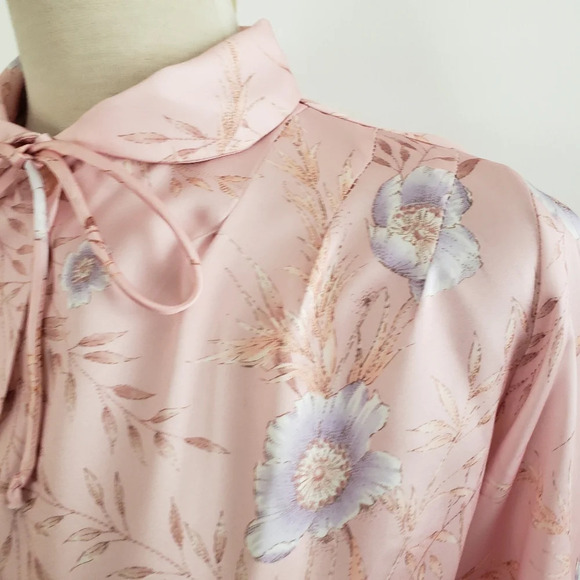 Vintage Floral Blouse Pink w/ Lavender Flowers Button Tie Neck Tagged La… - Picture 2 of 6